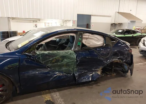 2021 Tesla Model Y Performance Dual Motor All-Wheel Drive z USA, uszkodzony, nr VIN 5YJYGDEF9MF230520